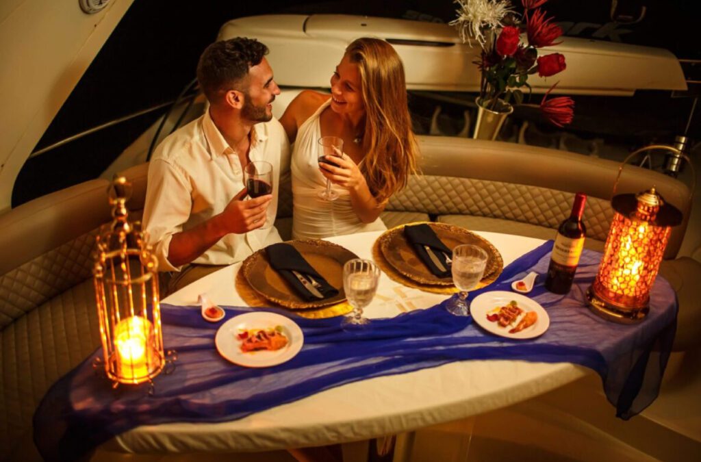 Dinner Yacht Cruise in Dubai